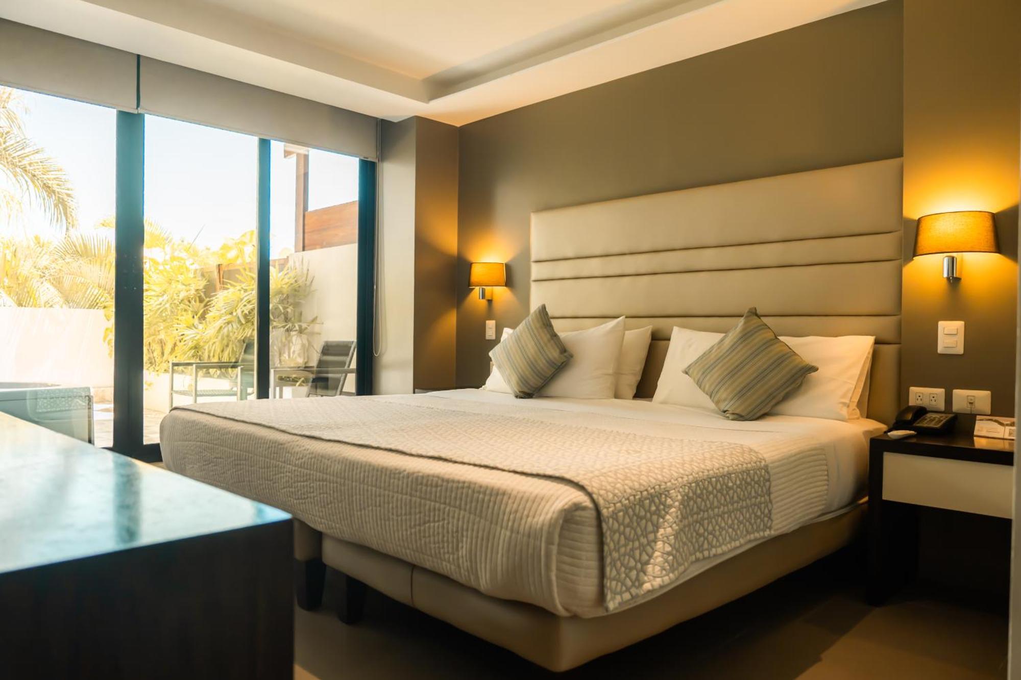 Hotel Poseidon Manta Ngoại thất bức ảnh