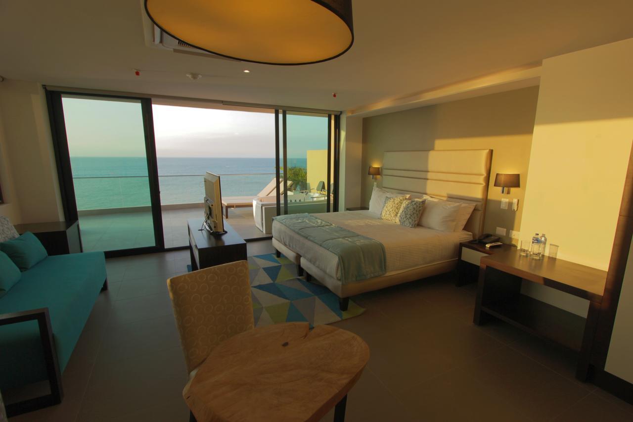 Hotel Poseidon Manta Ngoại thất bức ảnh