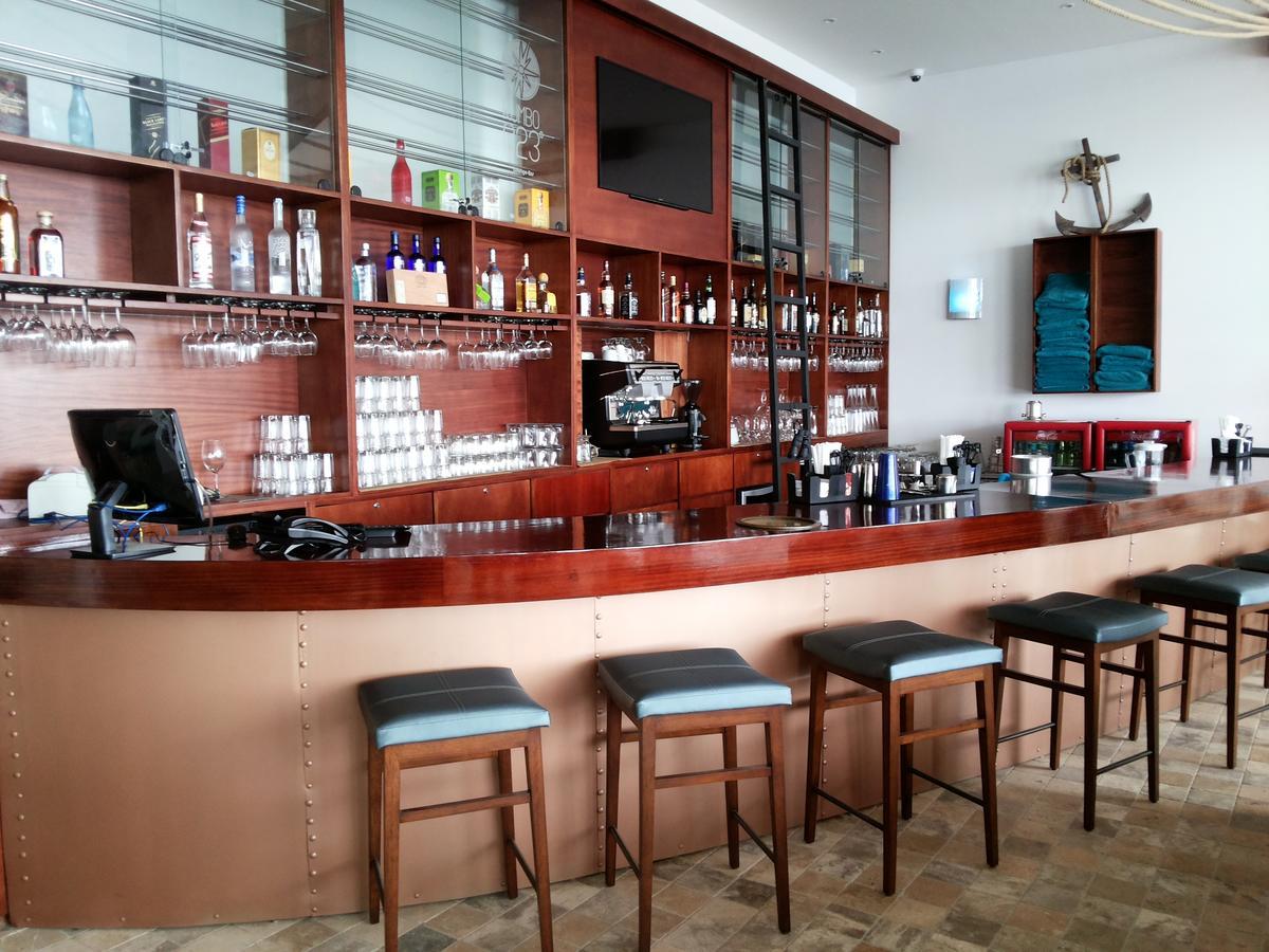 Hotel Poseidon Manta Ngoại thất bức ảnh