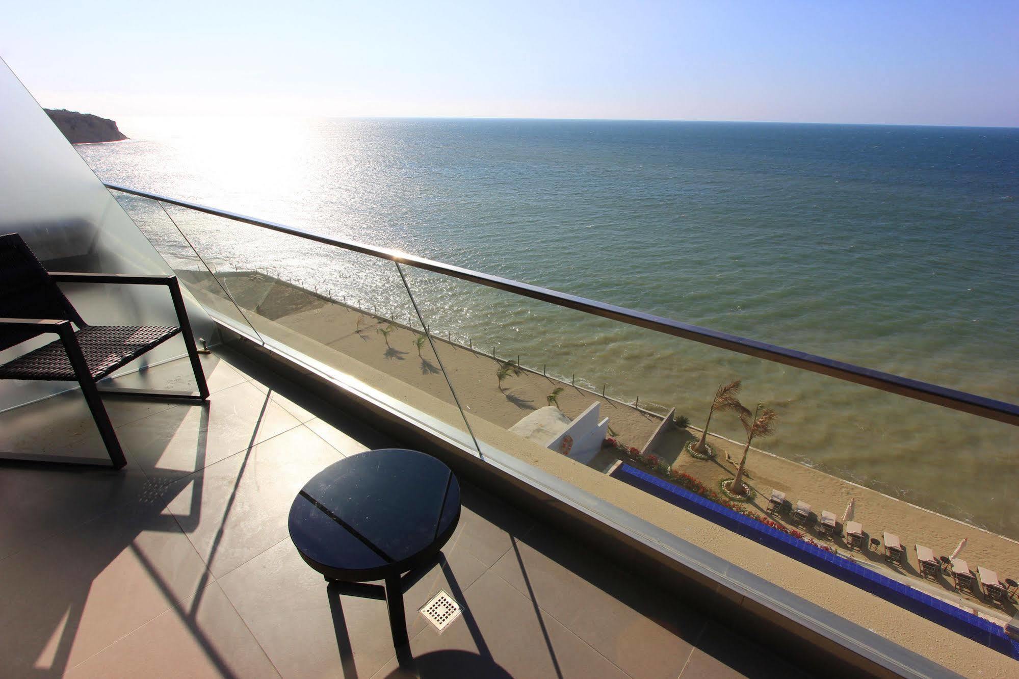 Hotel Poseidon Manta Ngoại thất bức ảnh