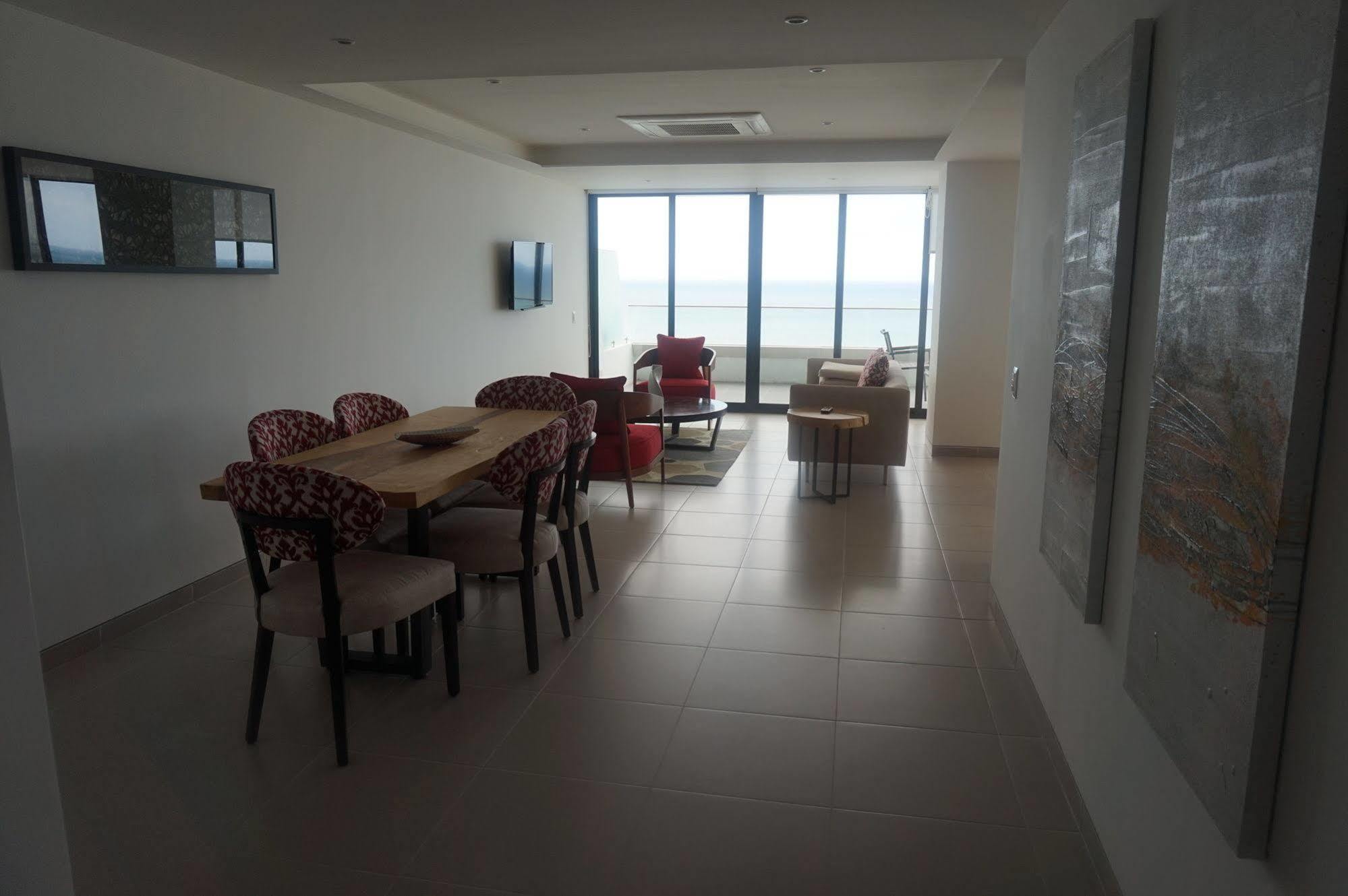 Hotel Poseidon Manta Ngoại thất bức ảnh