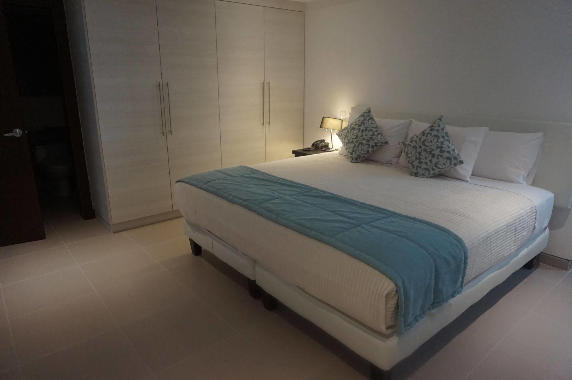 Hotel Poseidon Manta Ngoại thất bức ảnh