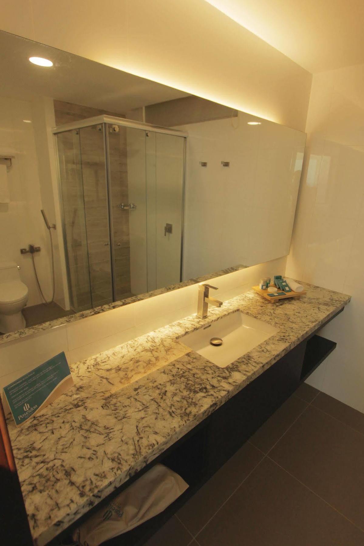 Hotel Poseidon Manta Ngoại thất bức ảnh